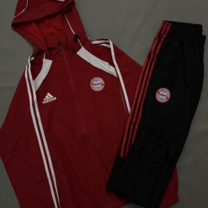 Conjunto Bayern Munich Campera y Pantalon Rompeviento IMPORTADO