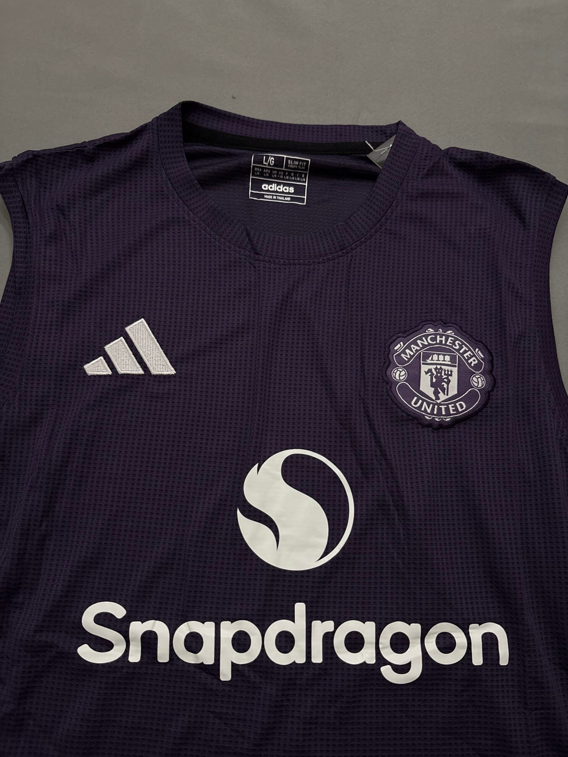 Conjunto Manchester United Musculosa + Short IMPORTADO - Imagen 3