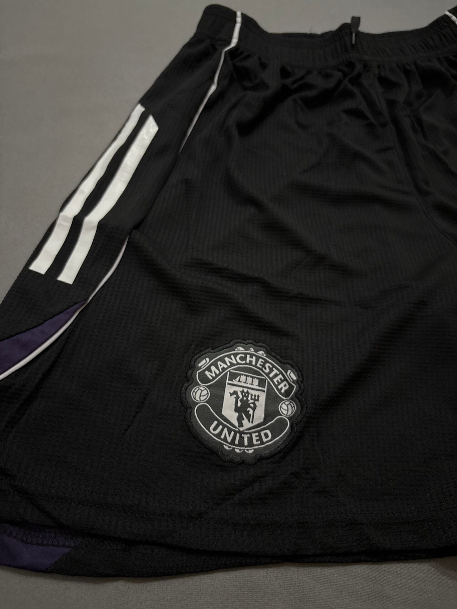 Conjunto Manchester United Musculosa + Short IMPORTADO - Imagen 4
